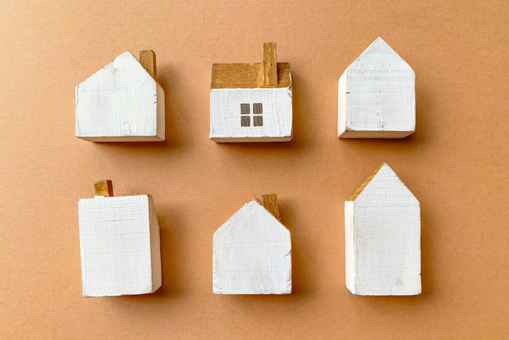 土地の相続手続きと税金・分割方法まで完全解説！トラブル回避策もご紹介