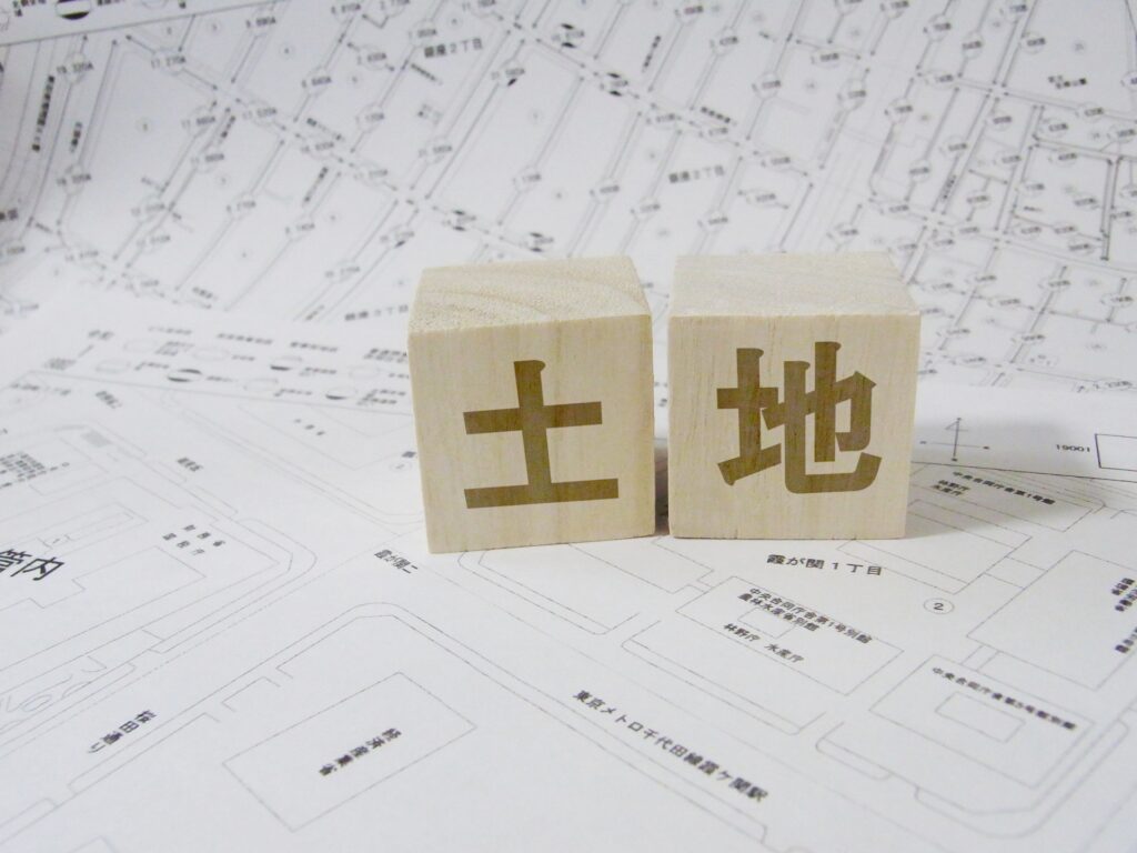 相続税の土地評価額を自分で計算する方法は？計算式と注意点を解説